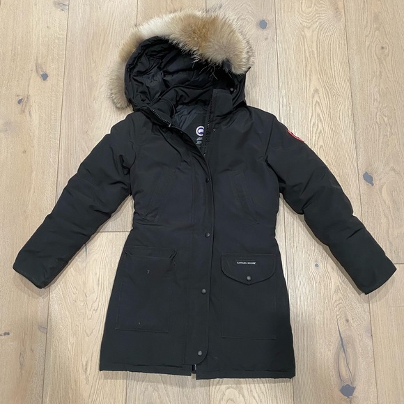 Trillium parka by Canada Goose - Picture 16 of 17